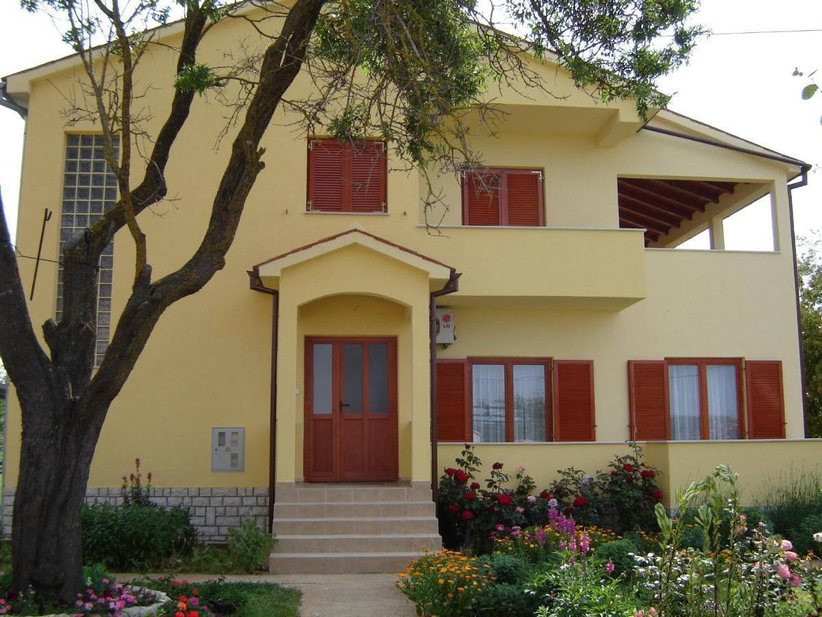 Apartments Maria Пула Екстер'єр фото