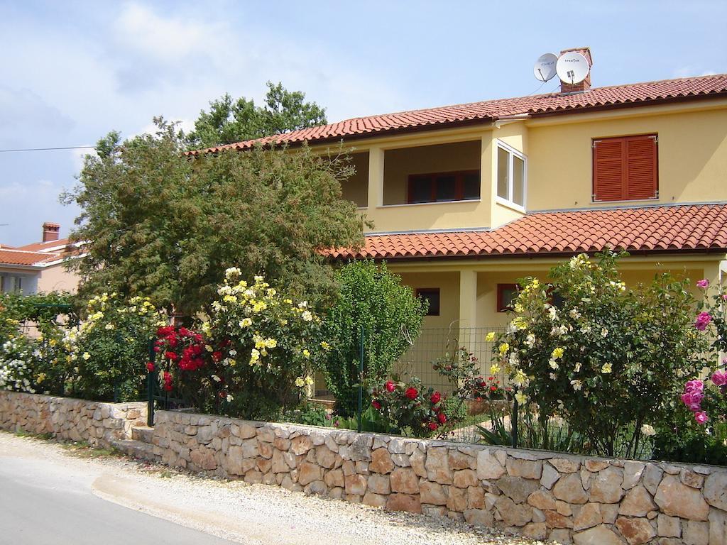 Apartments Maria Пула Екстер'єр фото